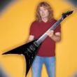 DAVE MUSTAINE: contract cu DEAN GUITARS